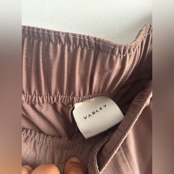 VARLEY | Enzo snap button cuff pant in taupe | size large - Picture 5 of 8